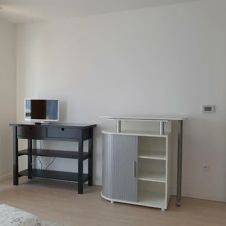 Studio Neuf Pour 2 Pers A Bezanne Proche Reims Bezannes